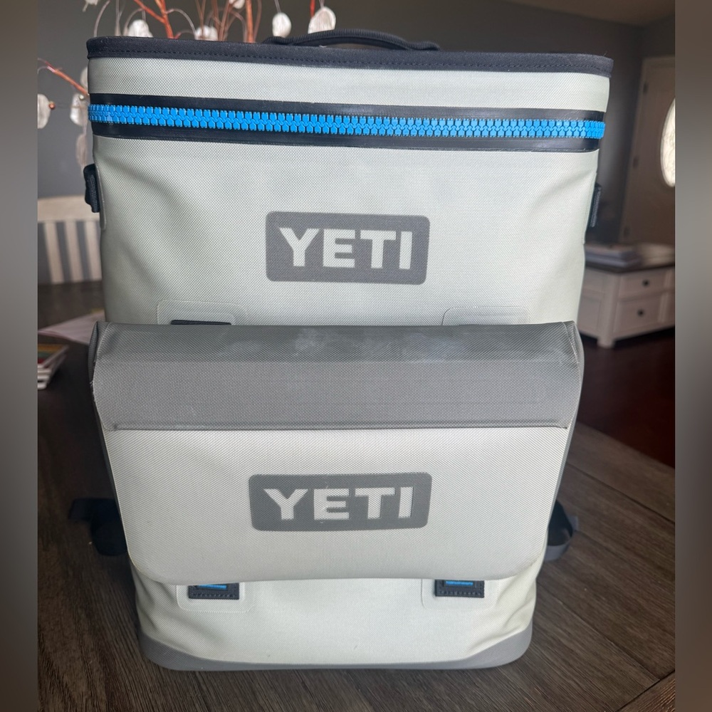 Yeti Hopper Backflip Cooler + Yeti Sidekick Dry